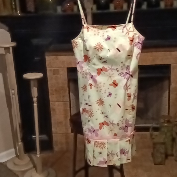 FINAL PRICE Lilly Pulitzer t-strap floral/butterfly print dress w pleated hem - Picture 2 of 16